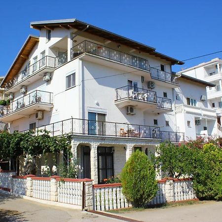 Guest House Aldin Ulcinj Buitenkant foto