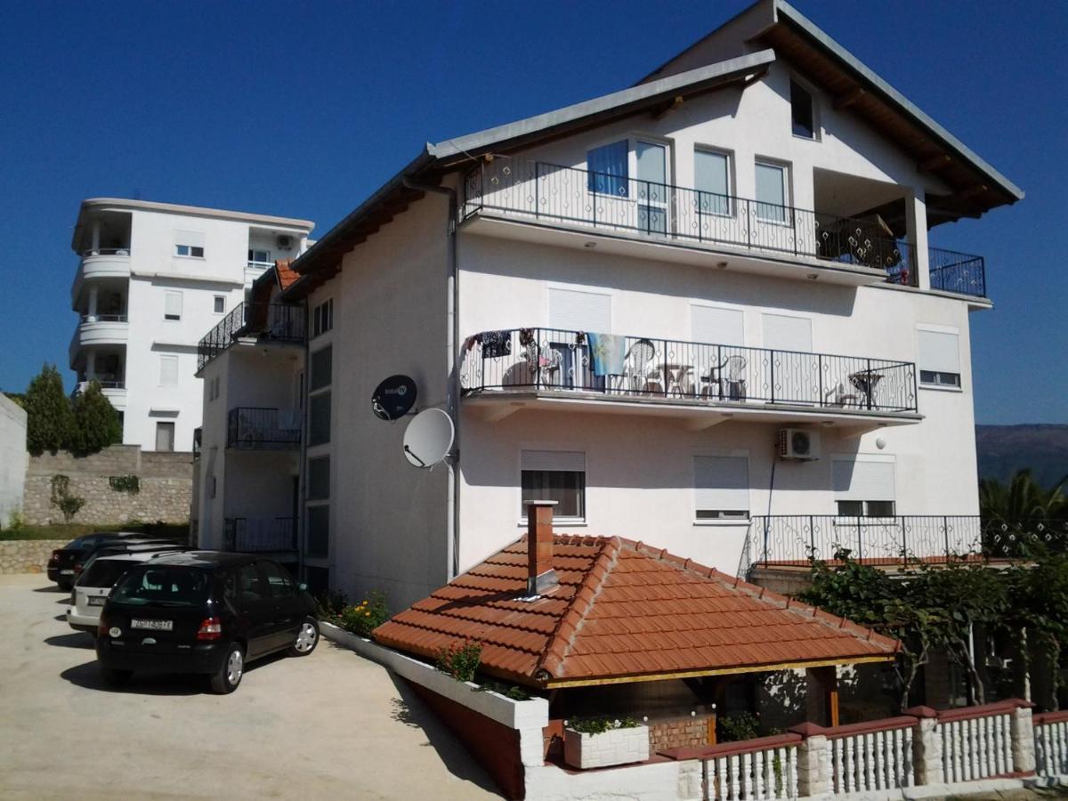 Guest House Aldin Ulcinj Buitenkant foto