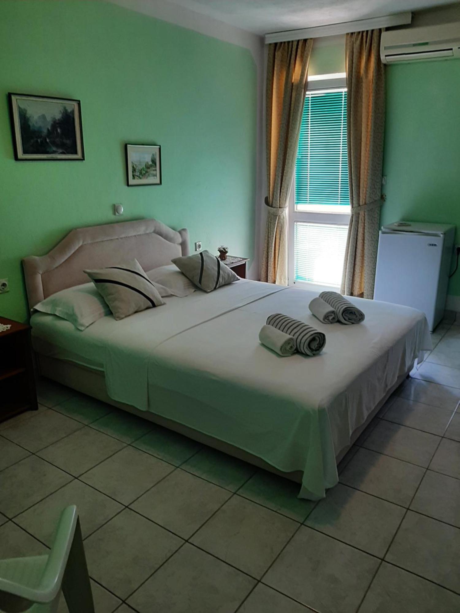 Guest House Aldin Ulcinj Buitenkant foto