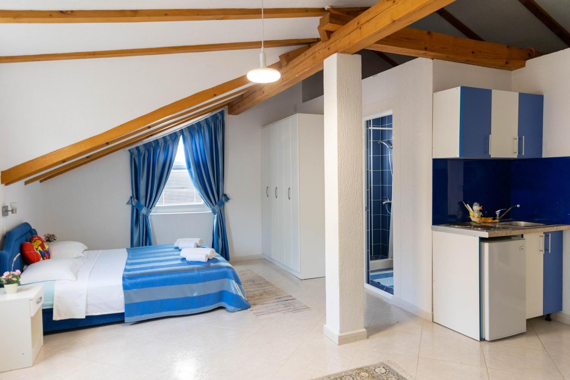 Guest House Aldin Ulcinj Buitenkant foto