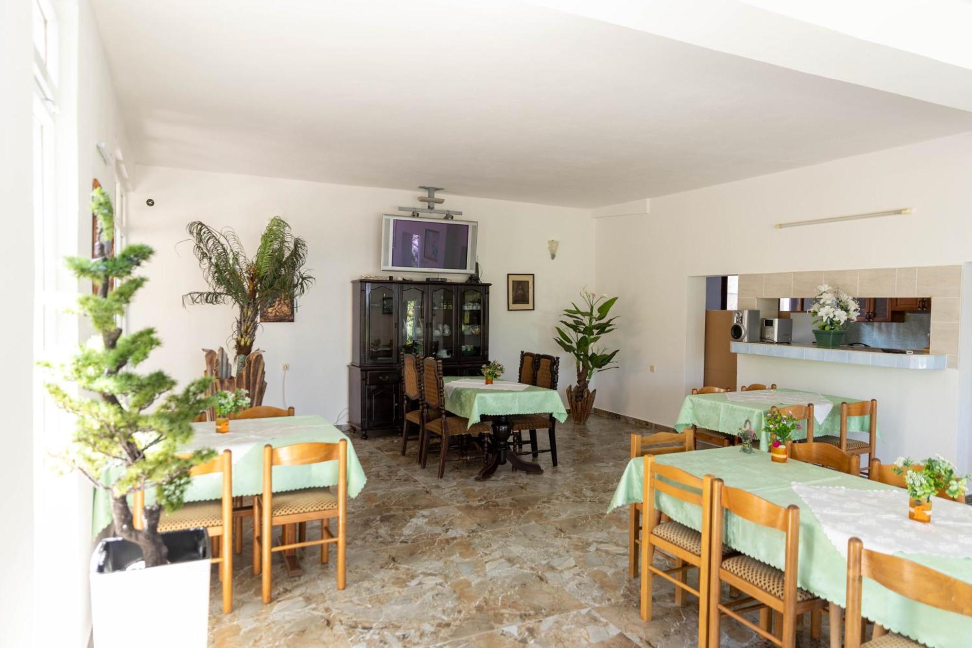 Guest House Aldin Ulcinj Buitenkant foto