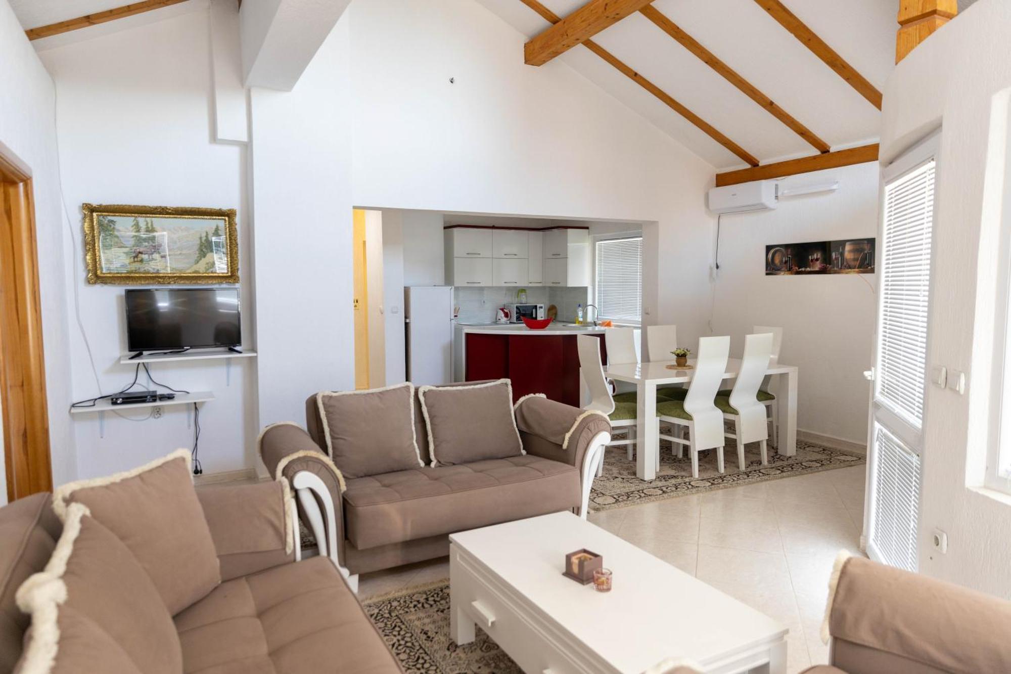 Guest House Aldin Ulcinj Buitenkant foto