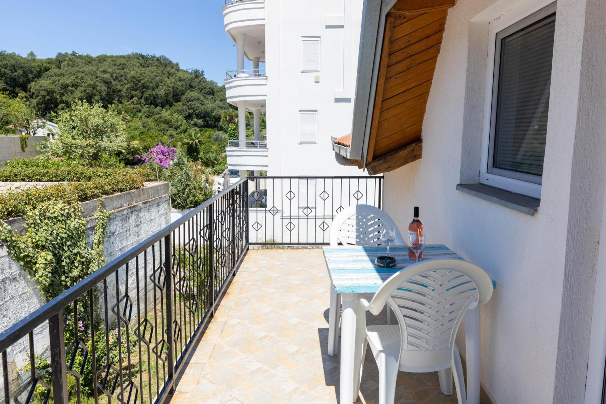 Guest House Aldin Ulcinj Buitenkant foto