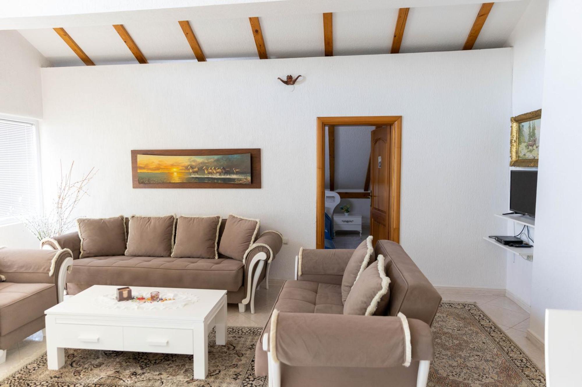 Guest House Aldin Ulcinj Buitenkant foto
