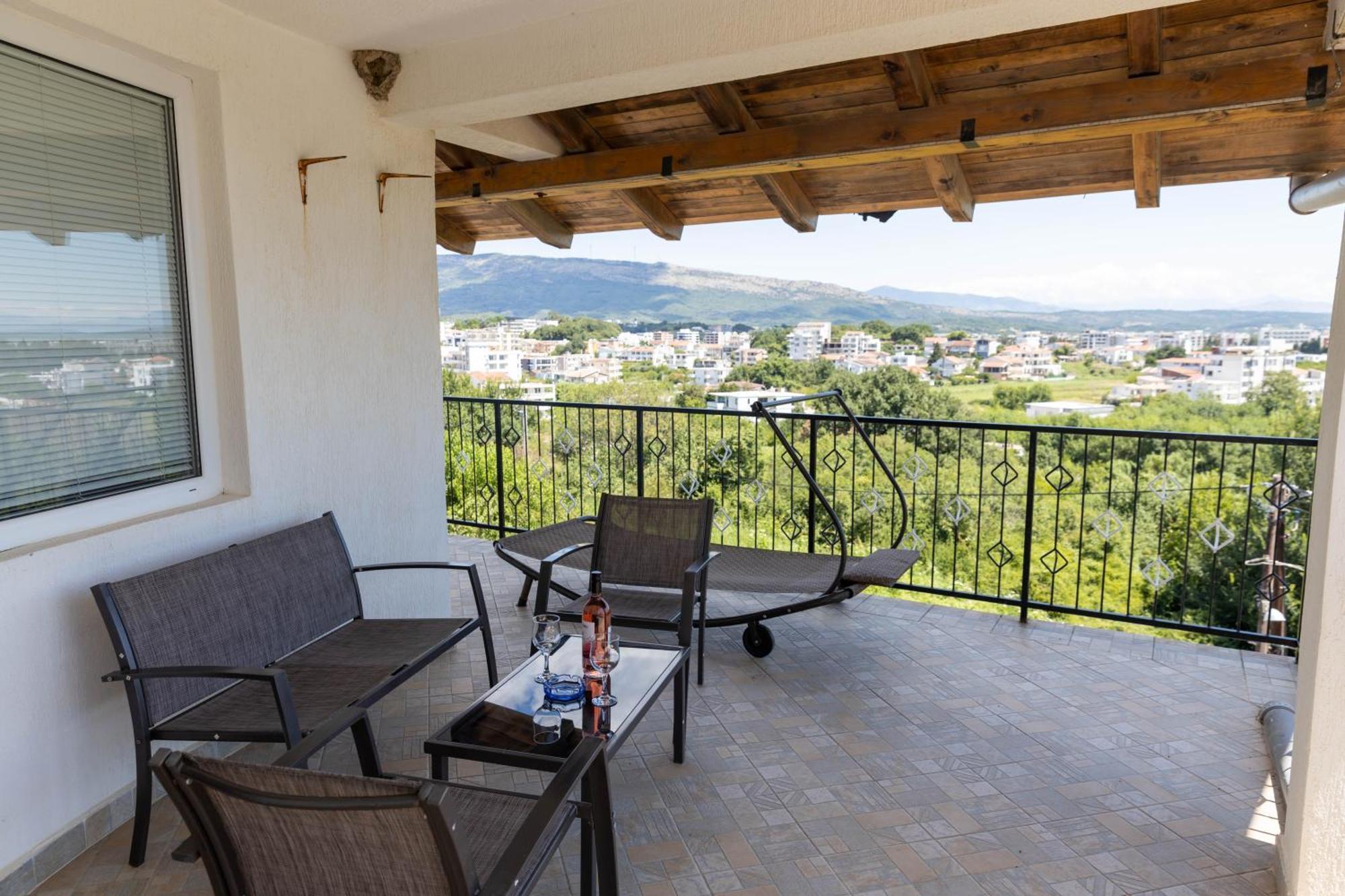 Guest House Aldin Ulcinj Buitenkant foto