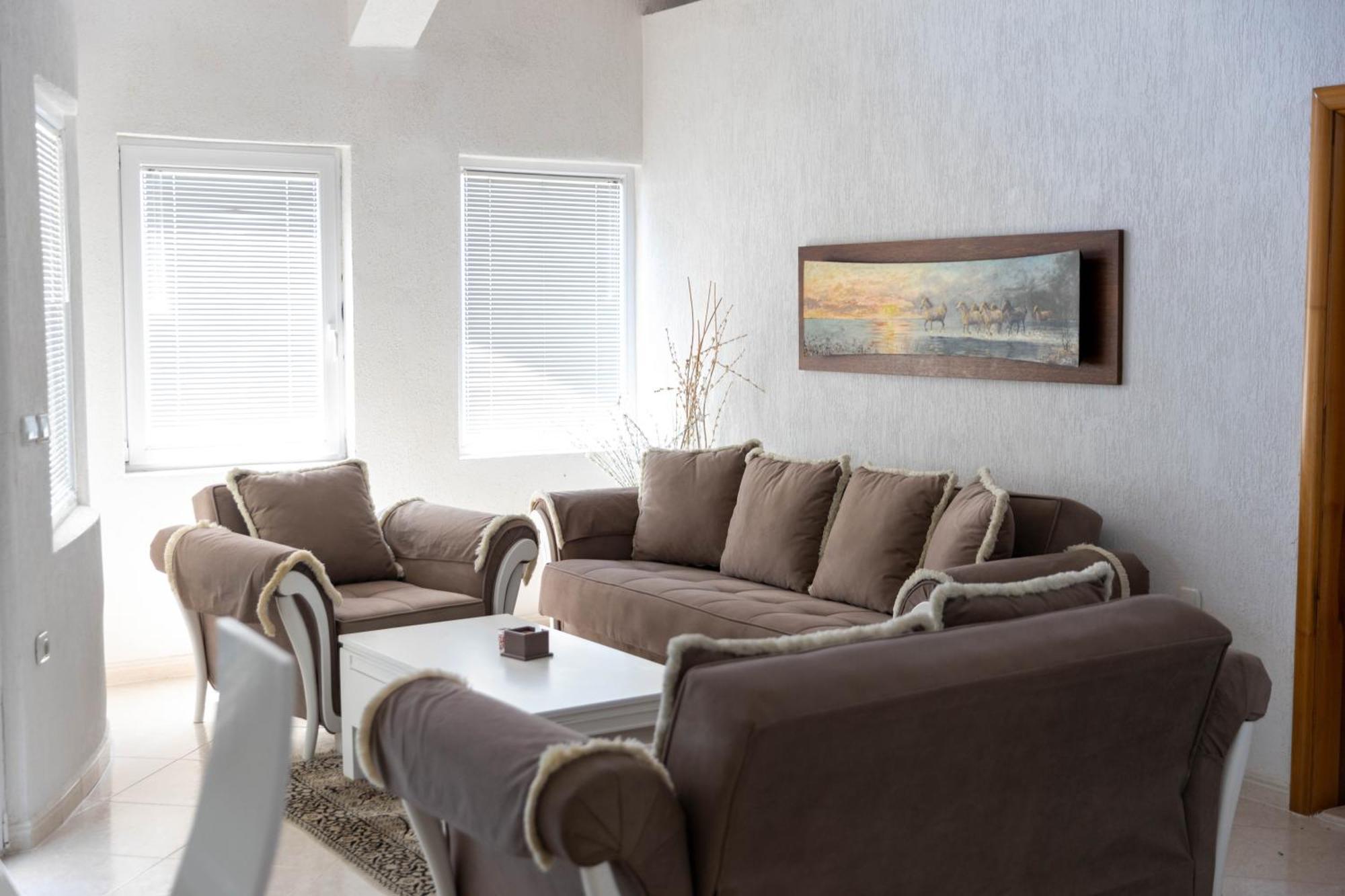Guest House Aldin Ulcinj Buitenkant foto