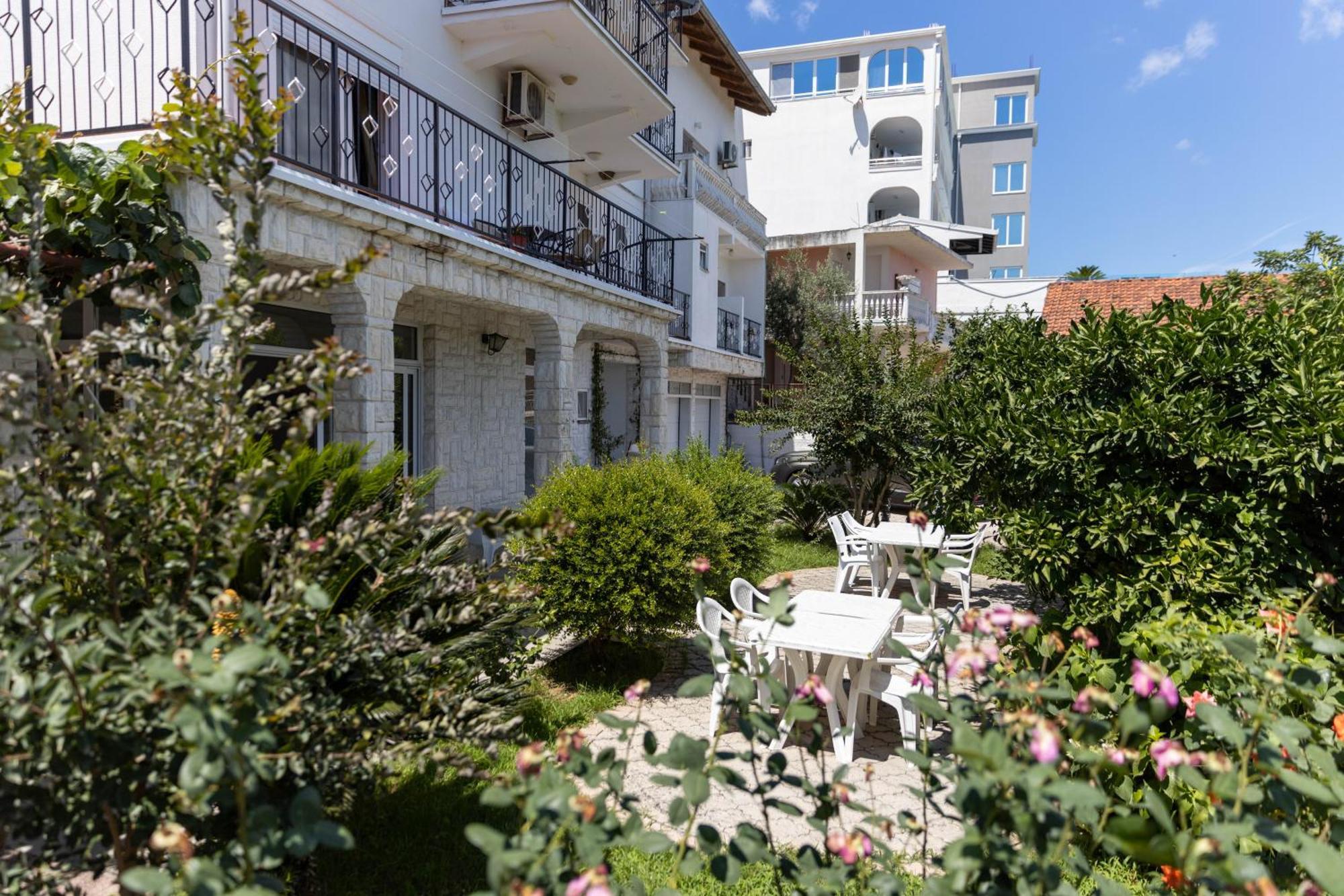 Guest House Aldin Ulcinj Buitenkant foto