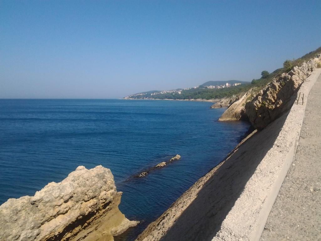Guest House Aldin Ulcinj Buitenkant foto