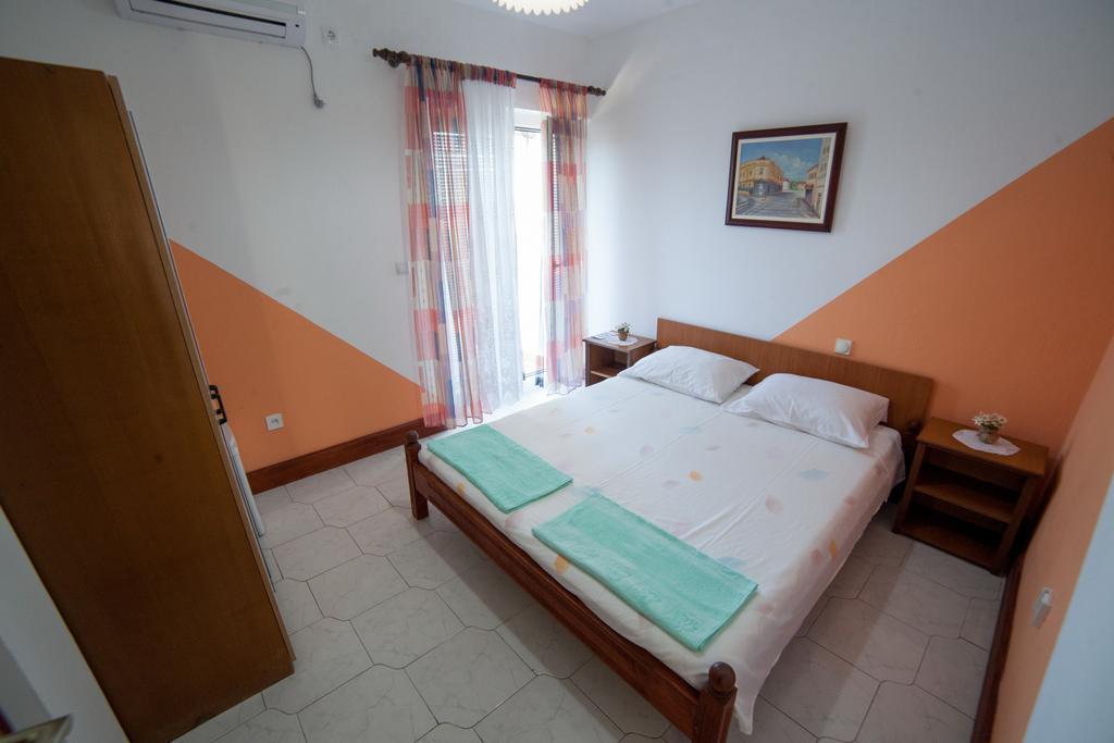 Guest House Aldin Ulcinj Buitenkant foto