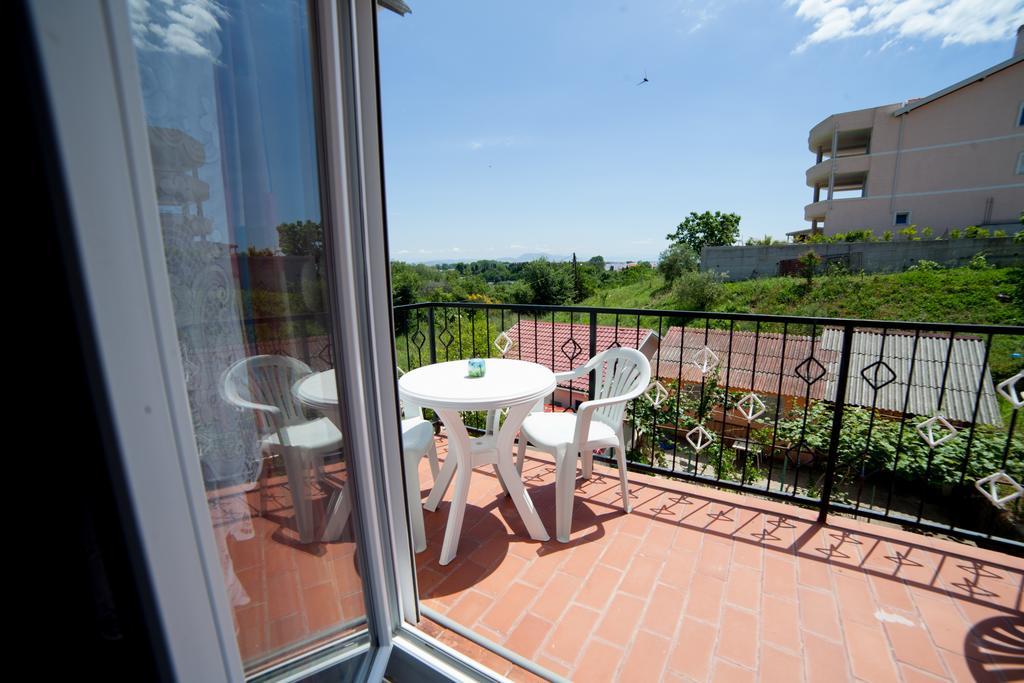 Guest House Aldin Ulcinj Buitenkant foto