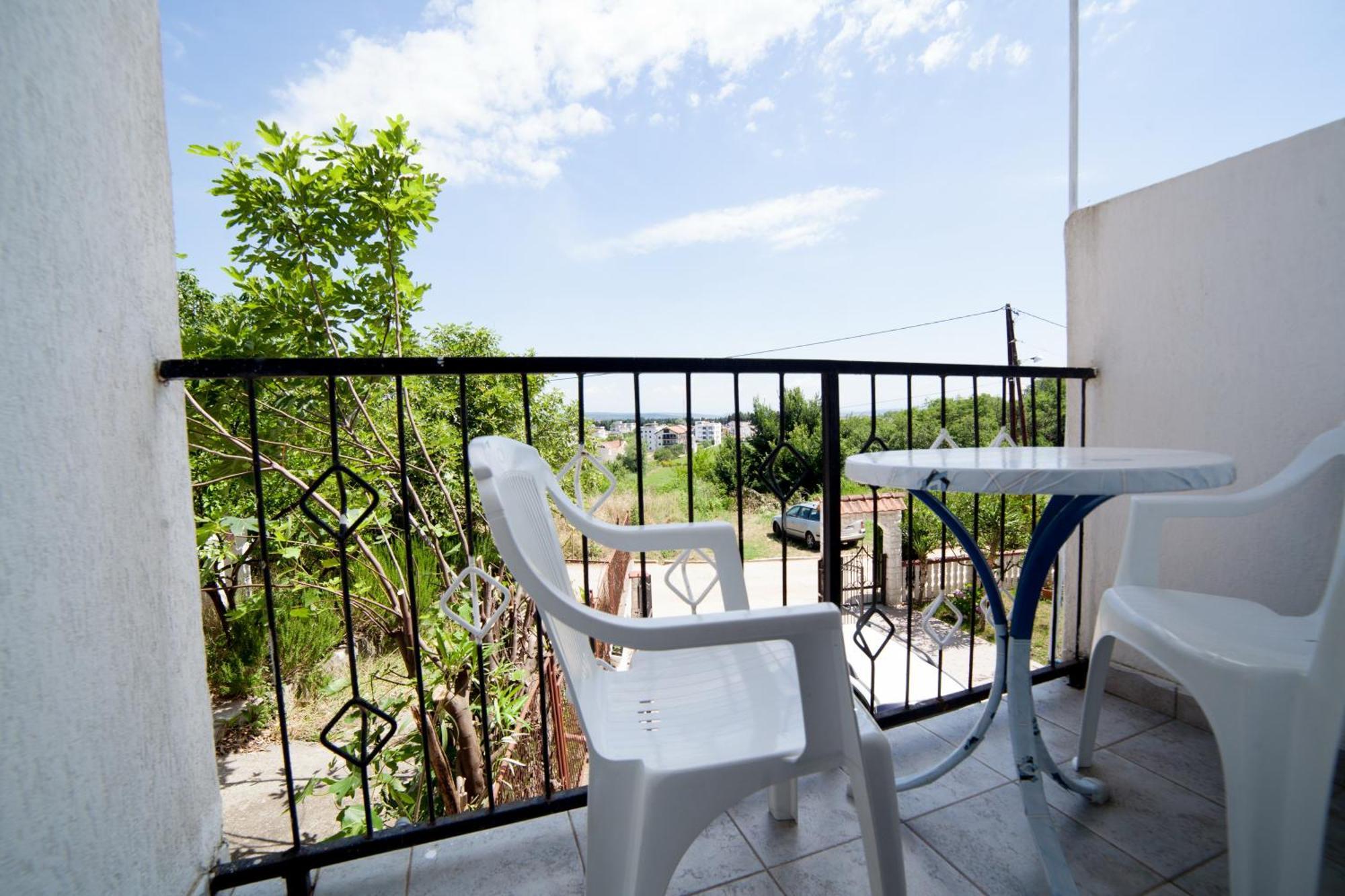 Guest House Aldin Ulcinj Buitenkant foto