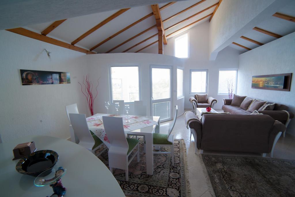 Guest House Aldin Ulcinj Buitenkant foto