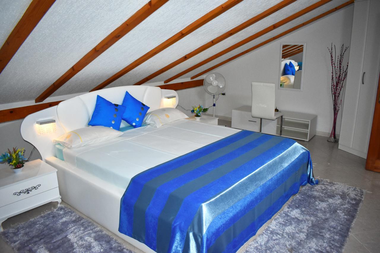 Guest House Aldin Ulcinj Buitenkant foto